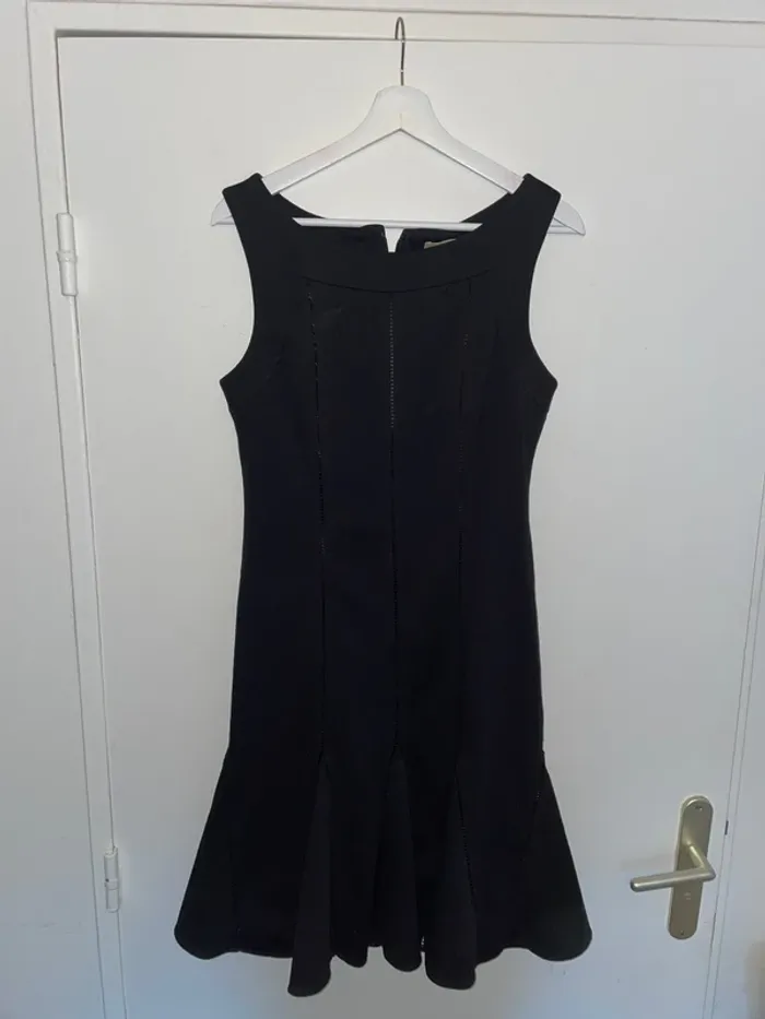 Robe noire Manoukian L