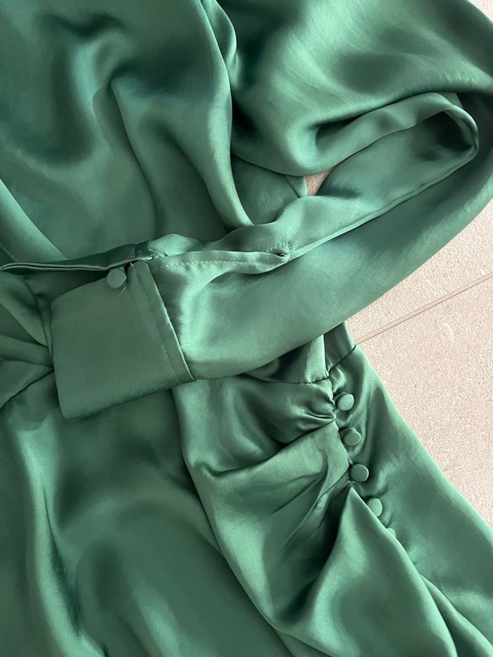 Robe satinée à manches longues Zara - photo numéro 4