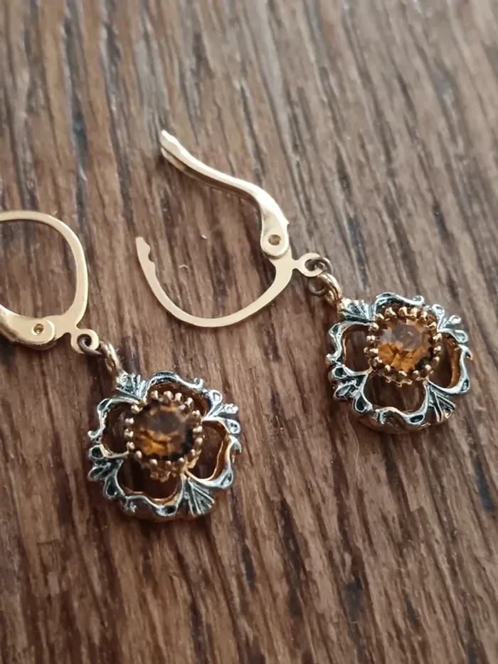 Boucles d'oreilles fantaisies doré et argenté - photo numéro 2
