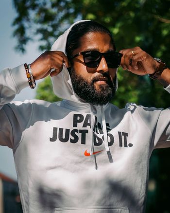 Sweat à capuche Nike Paris – Blanc – Taille M – Style urbain