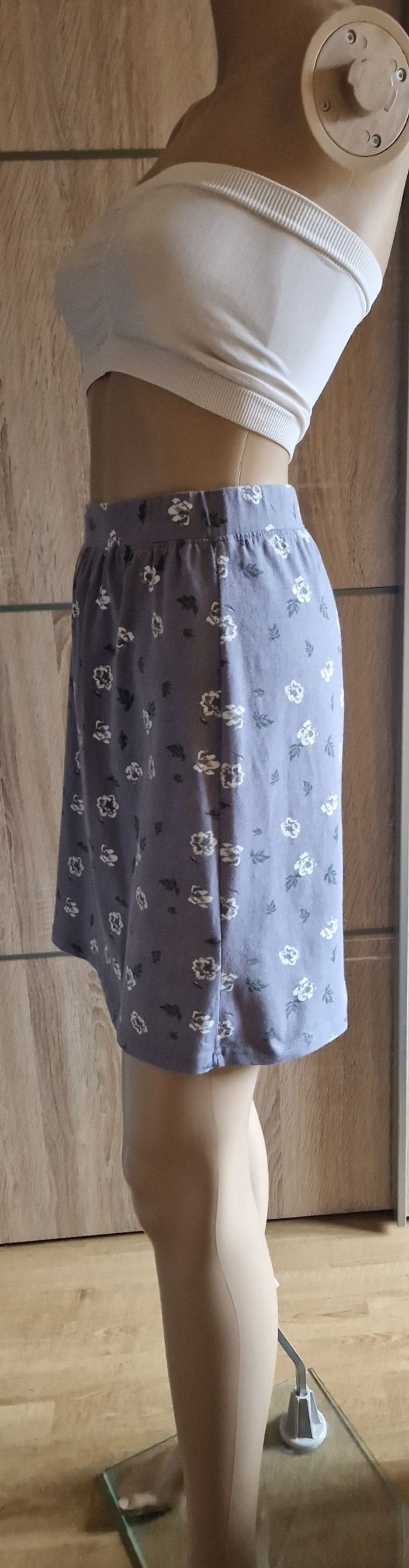 Jupe femme grise à fleurs 38/40 - photo numéro 3
