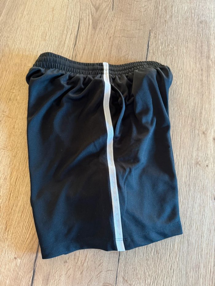 Short Nike dri-fit taille M 10-11 + ans neuf avec étiquettes - photo numéro 13