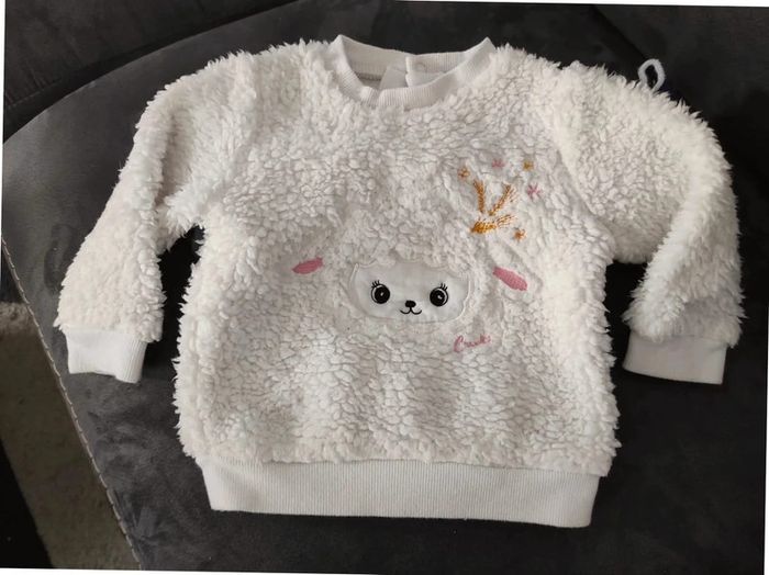 Lot 3 pulls et 1 gilet 6mois - photo numéro 4