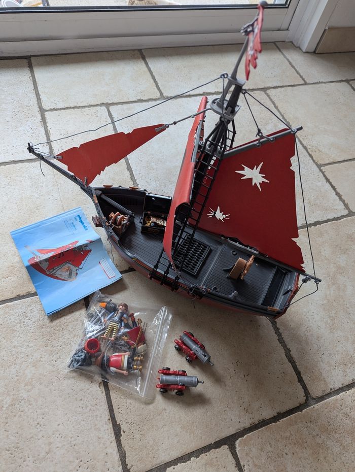 Bateau pirate playmobil