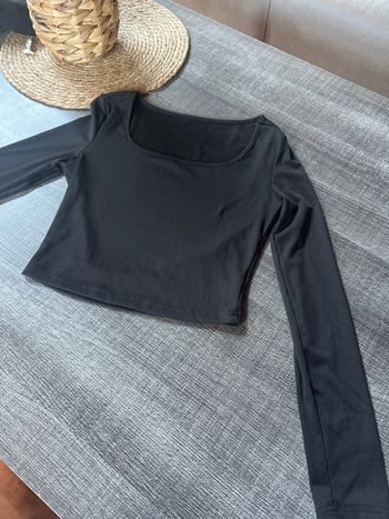 CROP top, manches longues taille 36. Parfait état.