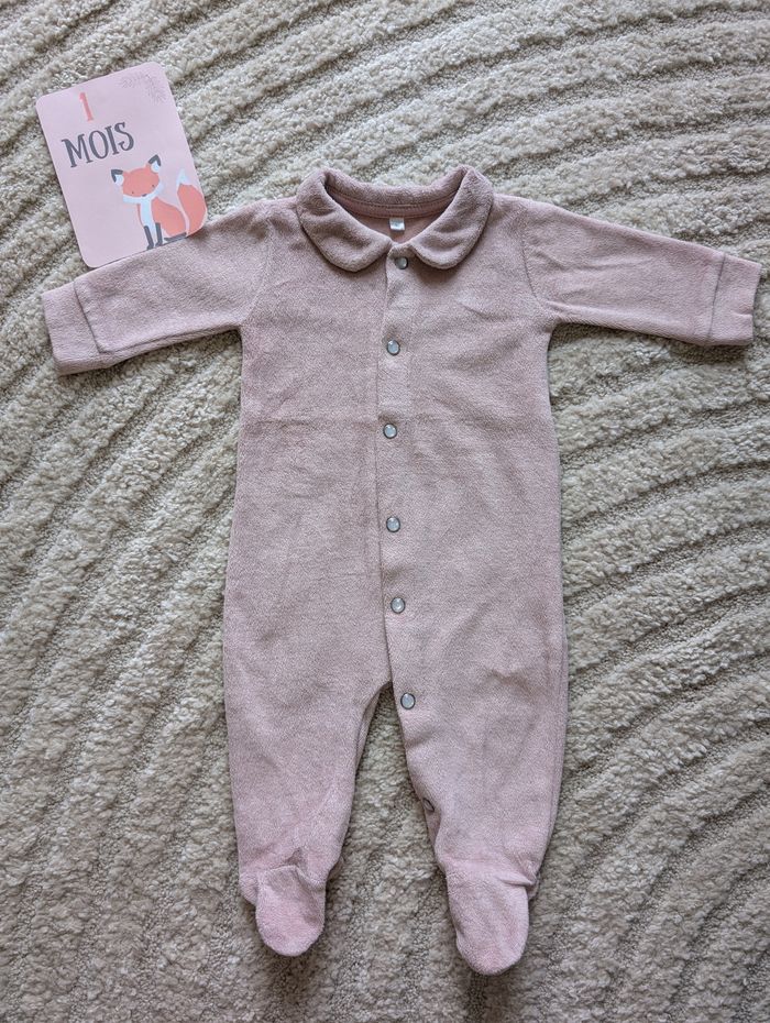 Pyjama rose 1 pièce bébé fille 1 mois