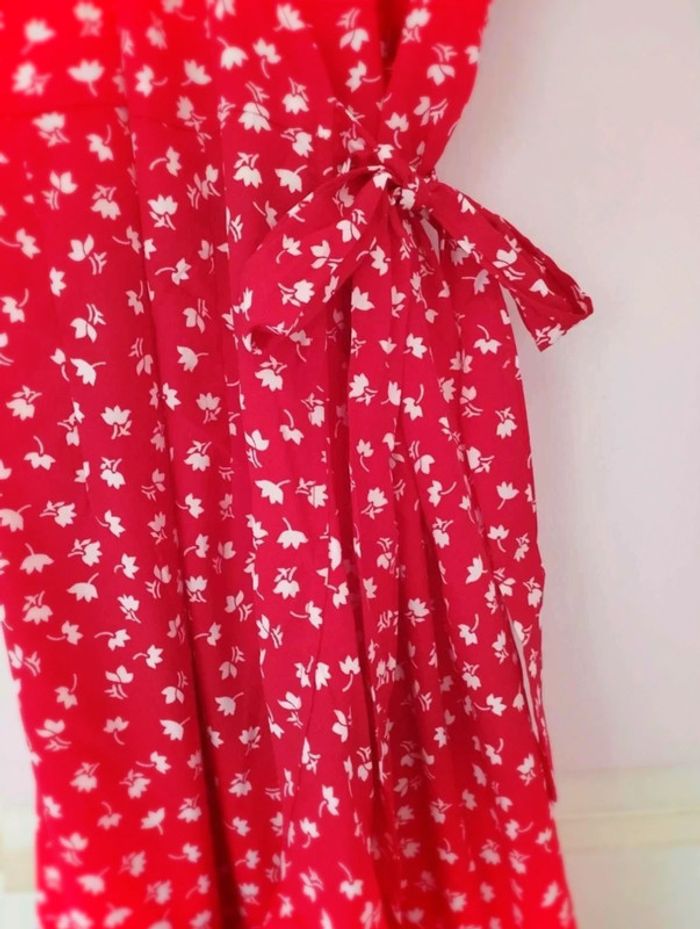 Robe  Only  S neuve étiquetée rouge  fleurie  portefeuille  volantée - photo numéro 7