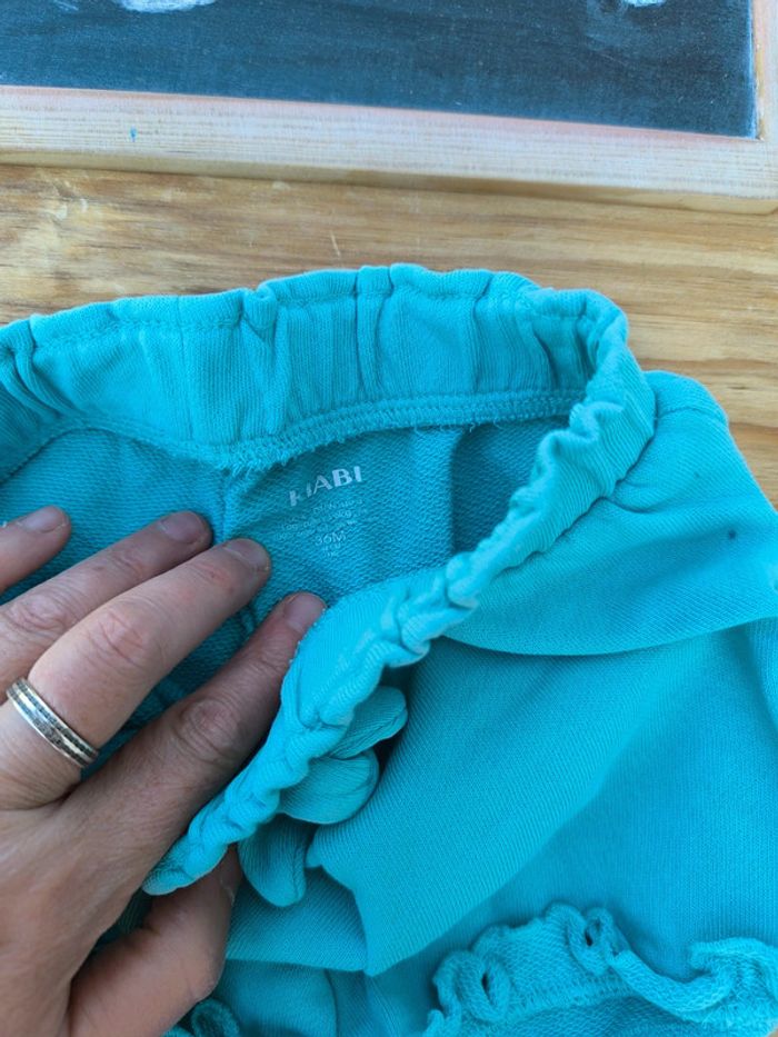 Lot de 2 shorts taille 3 ans en bon état - photo numéro 3