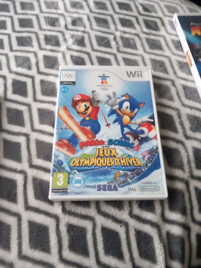 Wii blanche retroconpatible avec 3 jeux et câblage et volant - photo numéro 11
