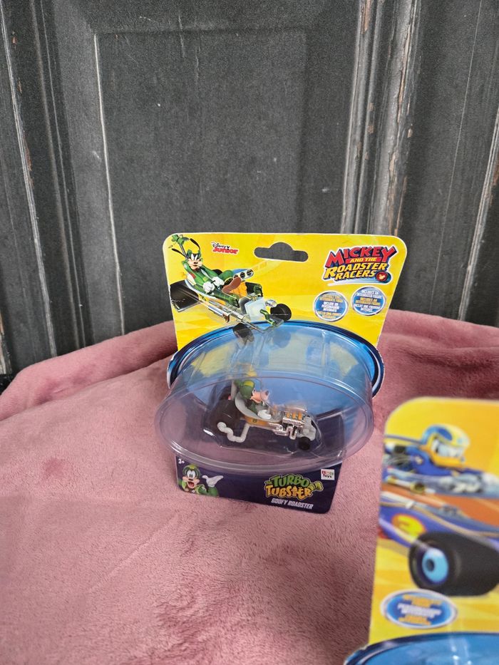Lot de voitures roadster racer disney neuve - photo numéro 7