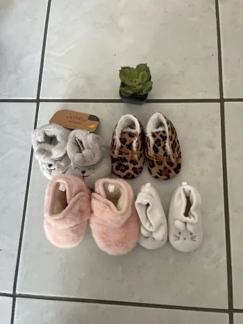 4 paires de chaussons