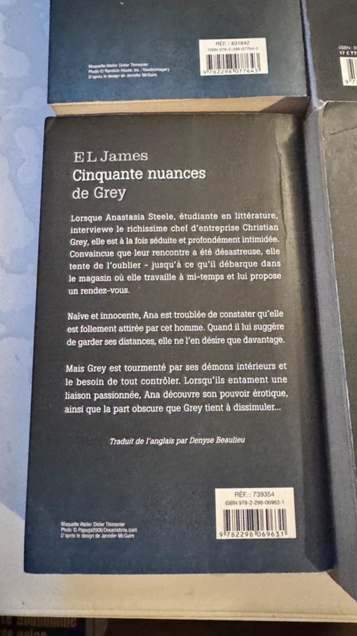 Lot de 4 livres Cinquante nuances de E. L. James  Trilogie complète + “Grey” - photo numéro 11