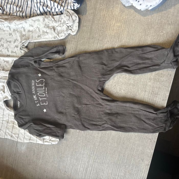 Lot pyjama 9 mois - photo numéro 3