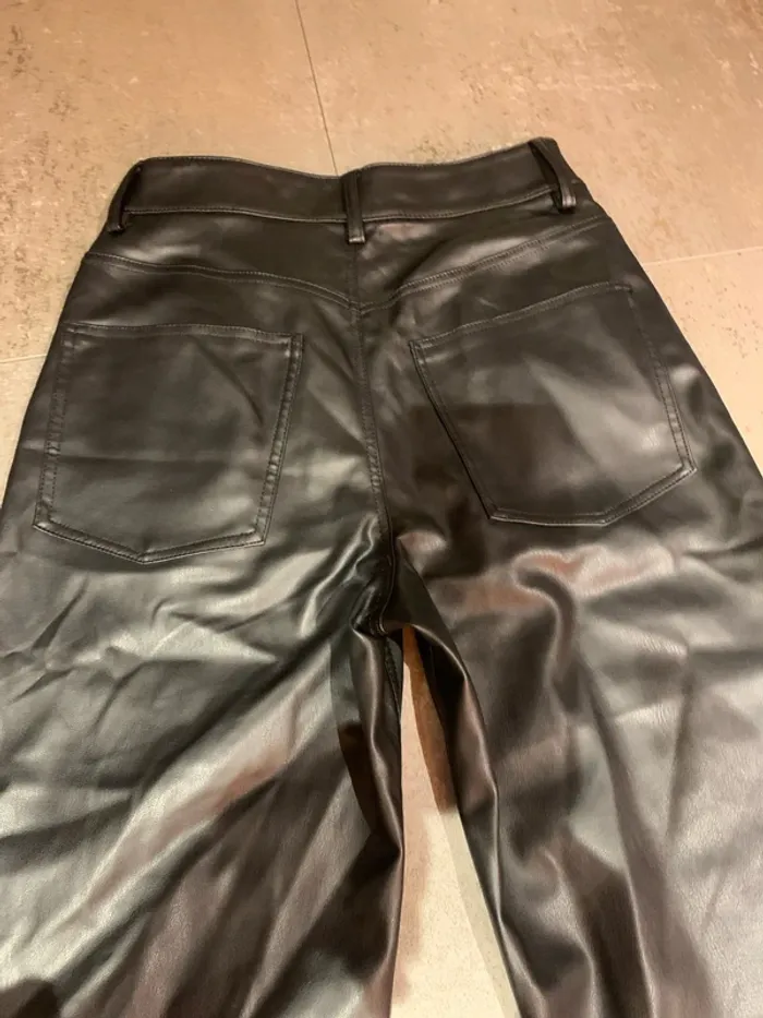 Pantalon femme simili cuir Zara - photo numéro 5