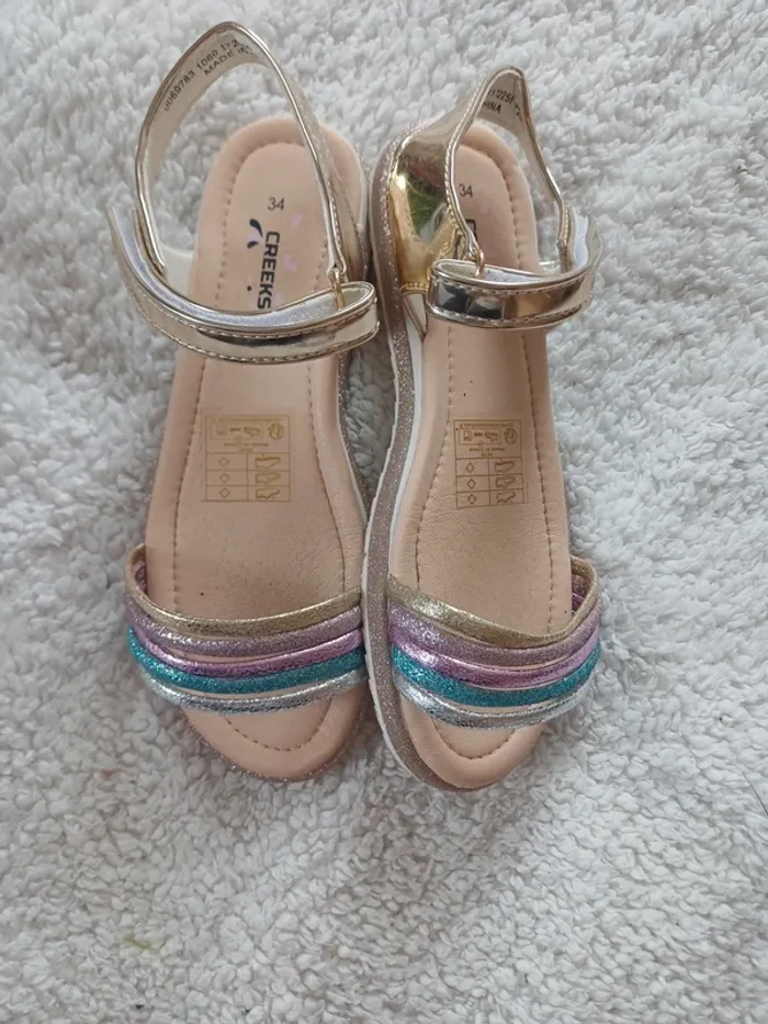 Sandales à scratchs et à paillettes