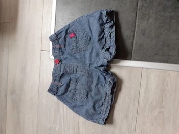 Short en jean s fille, taille 2 ans, elastique à la taille