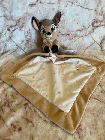 Doudou Bambi faon biche marron mouchoir beige fleurs Disney
