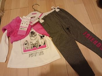 Superbe ensemble fille taille 9 mois