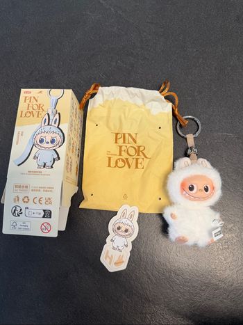 Labubu pin for love