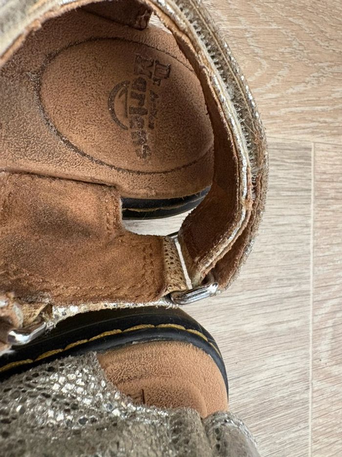 Sandales dorées effet craquelés à scratch Dr Martens pointure 28 - photo numéro 12