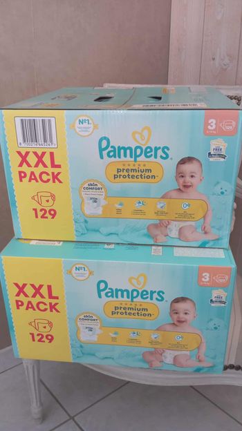 2 cartons XXL  packs ( 258 couches ) Pampers Premium Protection   taille 3 neuf jamais ouvert