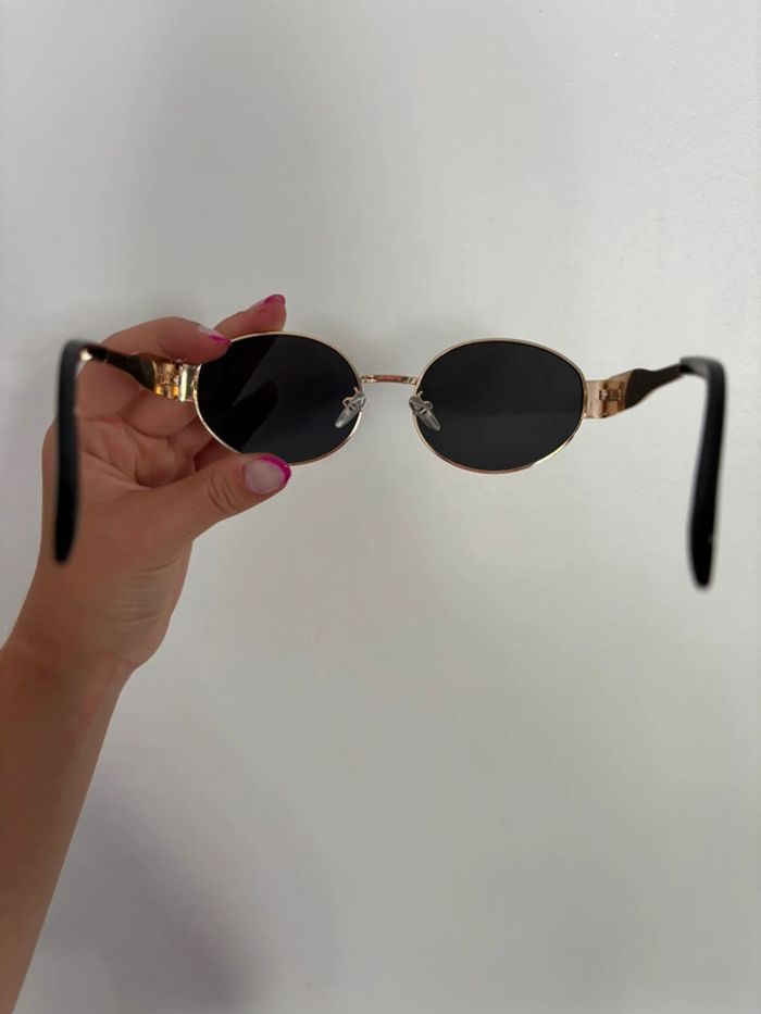 Lunette de soleil or - photo numéro 2