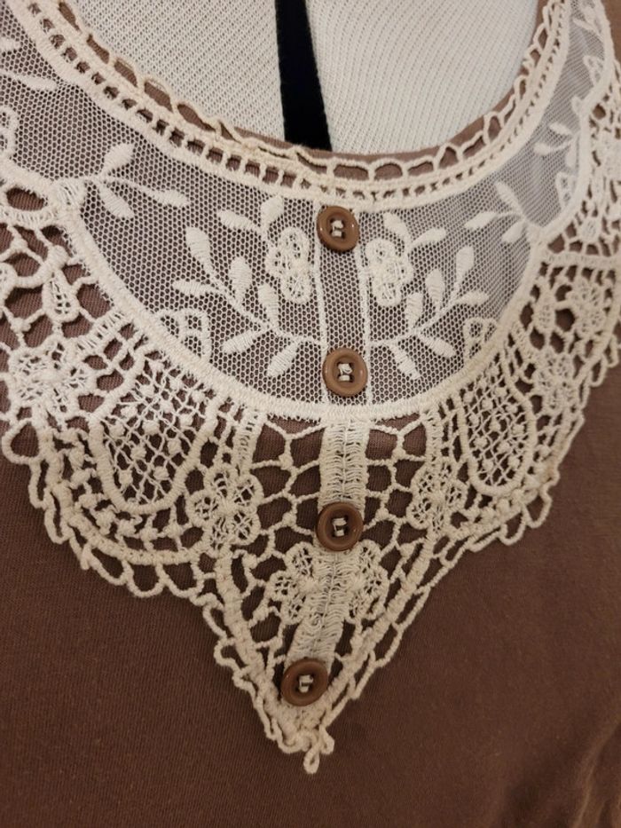 T-shirt avec broderie - photo numéro 2