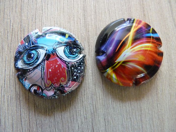 Plaque muselet couleurs champagne graffiti 2 capsules collection vin cuisine - photo numéro 2