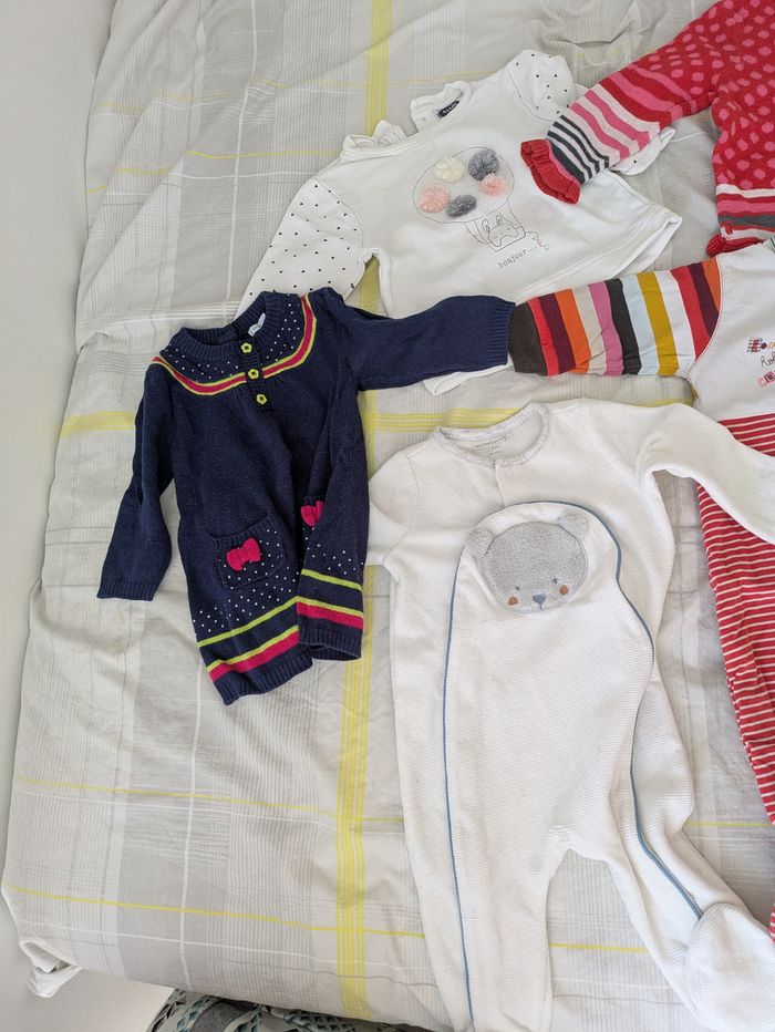 Lot vêtements 6 mois - photo numéro 2