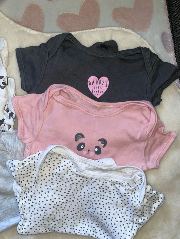 Lot 7 bodies fille MC 3mois/ 62cm Primark -Panda - photo numéro 3