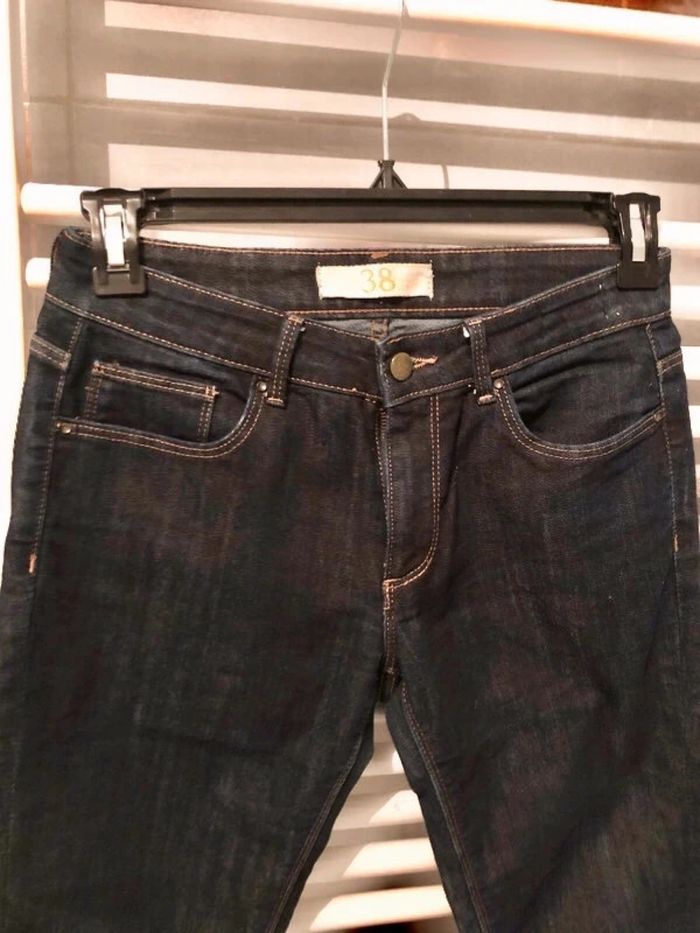 Jeans slim Zara taille 38 neuf à 8 euros - photo numéro 2