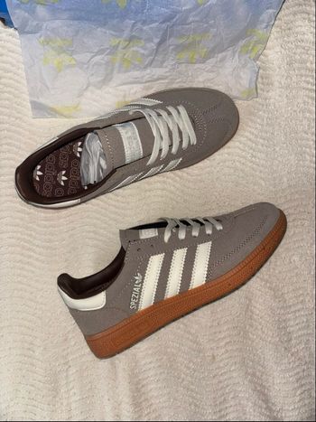 Paire de speziale marron très jolie jamais porté neufs en taille 39