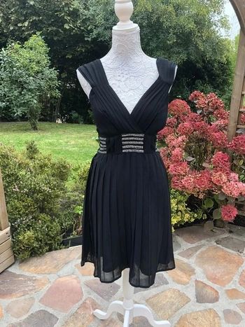 Robe Mogan neuve taille 38