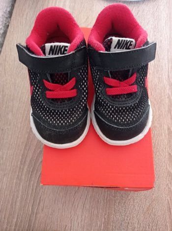 Baskets Nike pointure 19,5