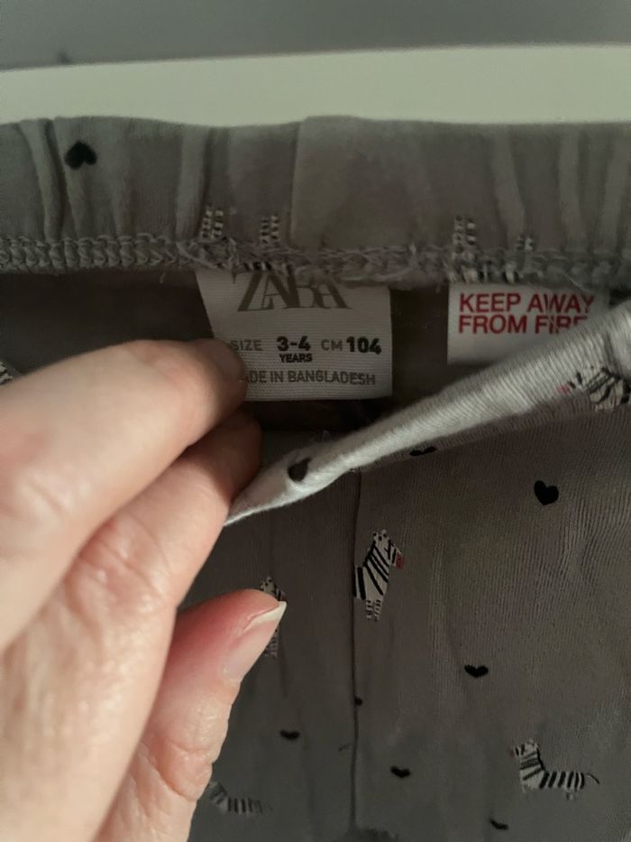 Legging fille Zara taille 3/4 ans - photo numéro 2