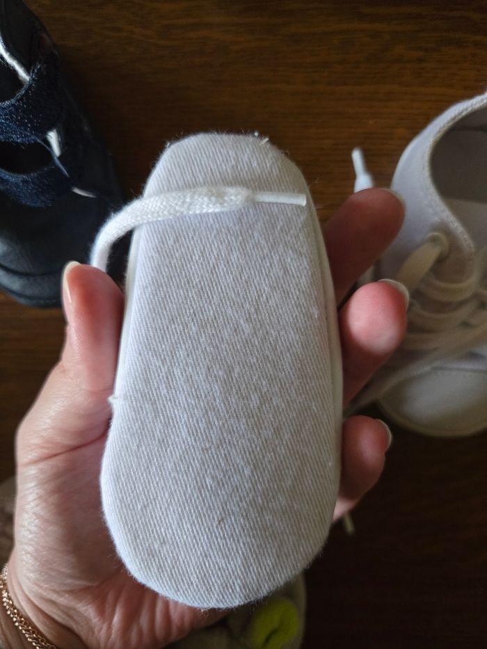 Lot de chaussure et chaussons - photo numéro 4