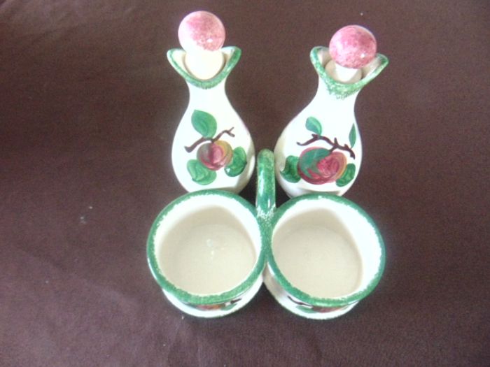 Ensemble huile & vinaigre en céramique artisanale – signé CJ – Fait Main vieux Moustier (France) - photo numéro 3