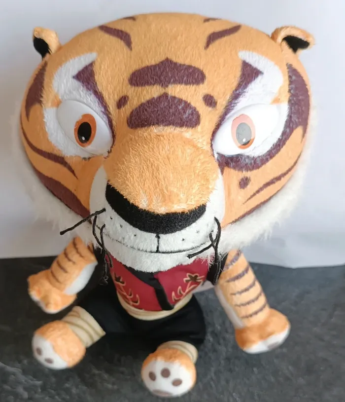 Peluche maître Tigresse-Kung fu panda