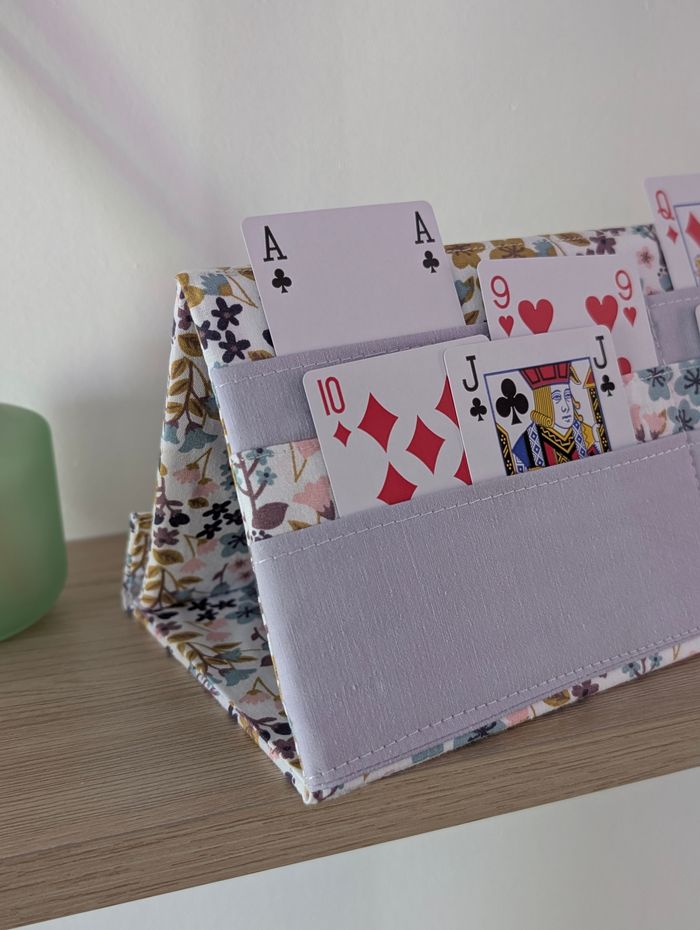 Porte cartes de jeu modèle lilas fleuri - photo numéro 3