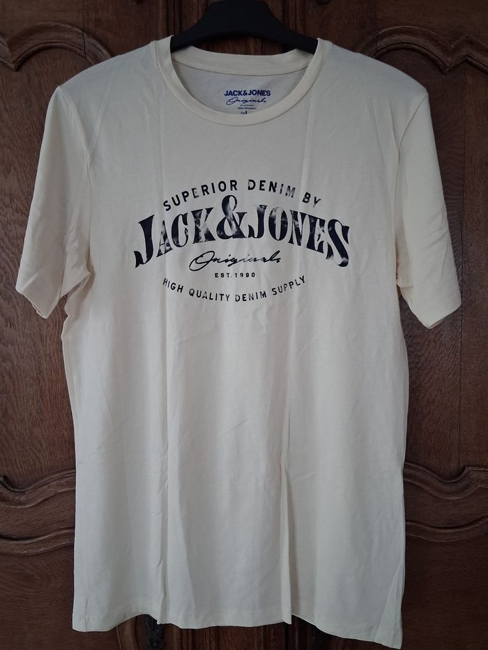 T-shirt neuf jack & Jones taille M-L 