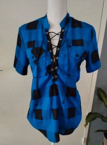 Jolie blouse a carreaux taille S/M