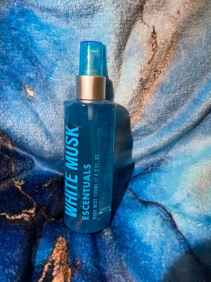 Brume musc blanc Escentuals 125 ml - photo numéro 2