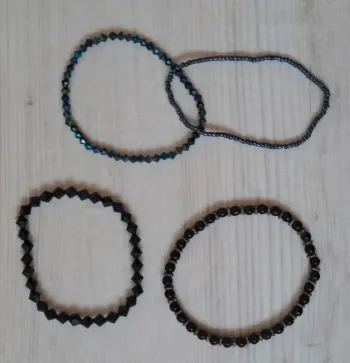 Lot de bracelets
