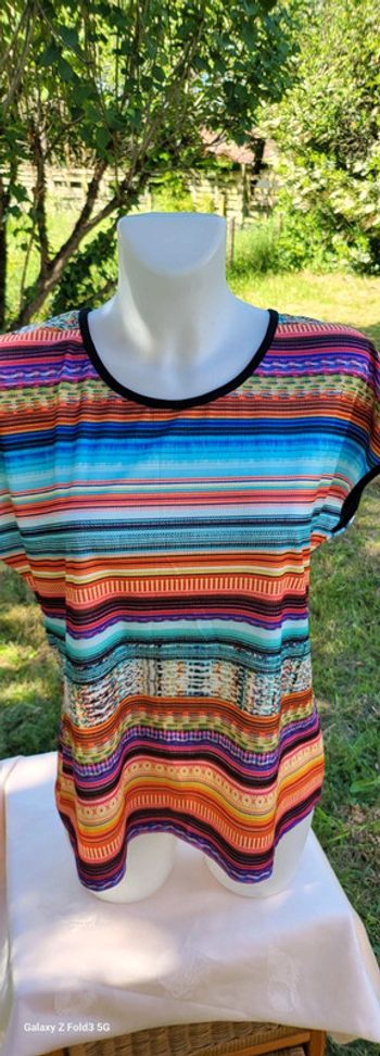 Haut coloré  Taille 3