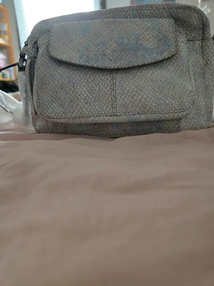 Sac Pieces en cuir neuf