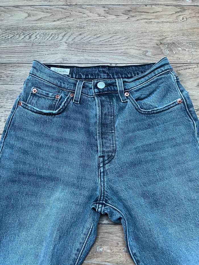 Jeans Lévis gris en parfait état coupe droit 501 W24 L26 - photo numéro 6
