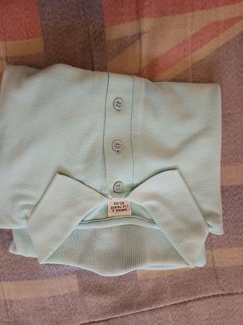 T-shirt taille 42-44.