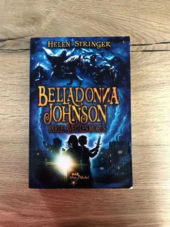 Belladonna Johnson parle avec les morts