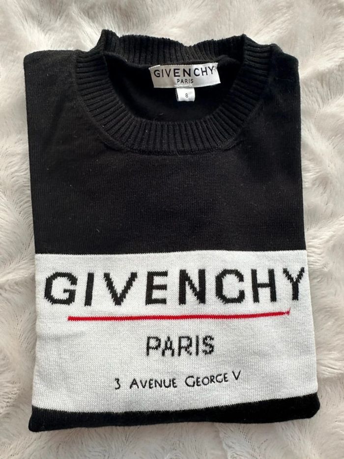 Magnifique pull Givenchy 8 ans - photo numéro 2