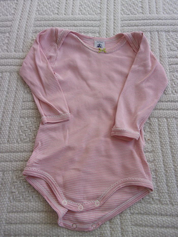 body manche longue Petit Bateau taille 1 an